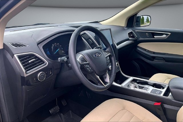Certified 2024 Ford Edge SEL w/ Convenience Package AWD/4WD image 16