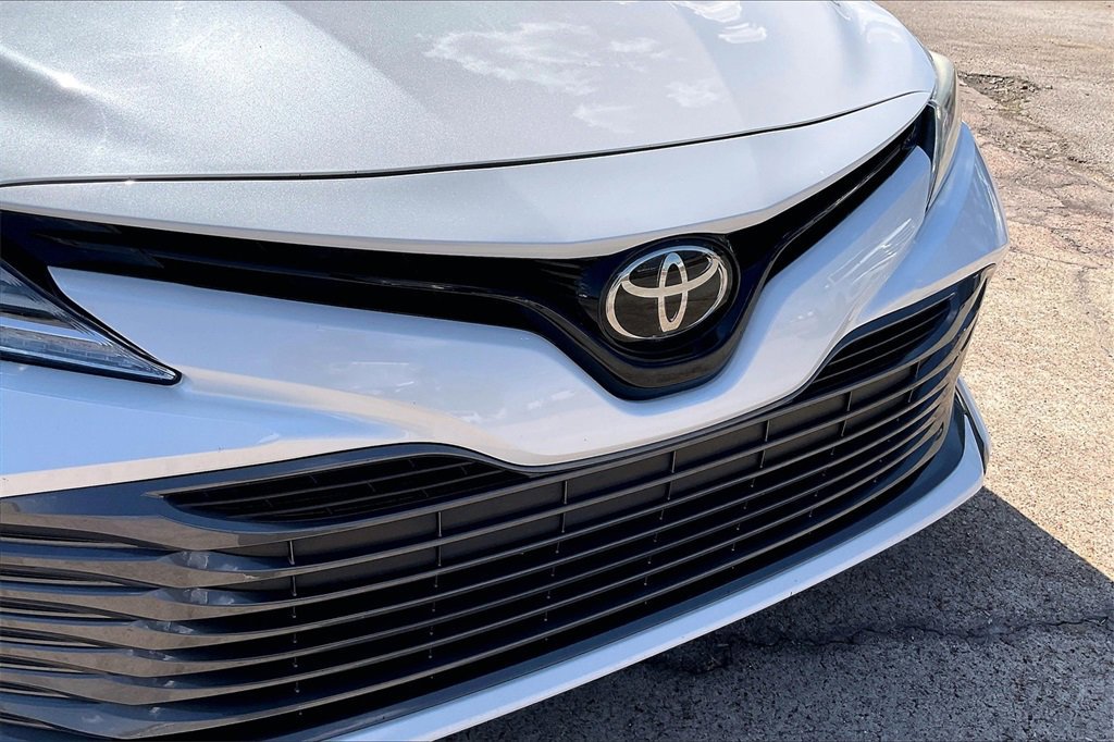 Used 2020 Toyota Camry XLE image 34