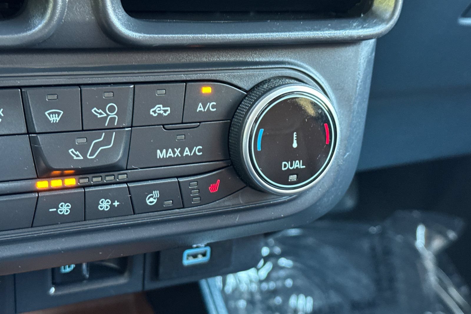 Certified 2022 Ford Maverick Lariat w/ Lariat Luxury Package AWD/4WD image 29