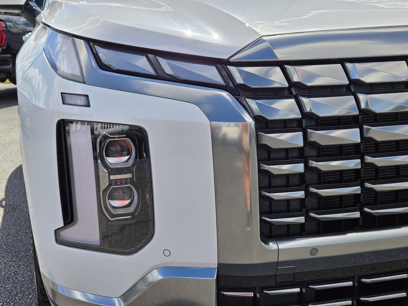 Used 2025 Hyundai Palisade Calligraphy FWD image 4