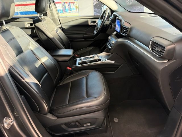 Certified 2020 Ford Explorer XLT w/ Equipment Group 202A AWD/4WD image 13