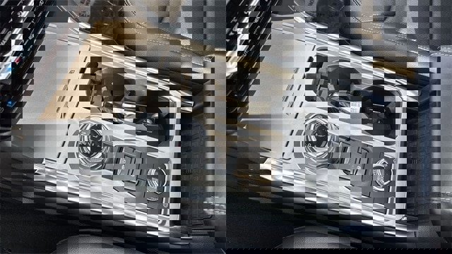 Certified 2022 Ford Explorer Limited w/ Equipment Group 301A image 12