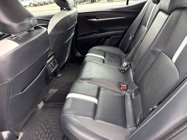 Used 2025 Toyota Camry SE FWD image 11