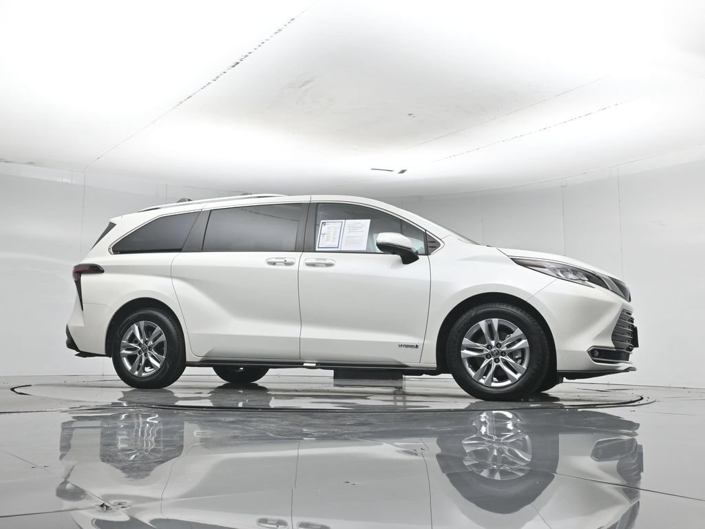 Used 2021 Toyota Sienna Limited FWD image 51