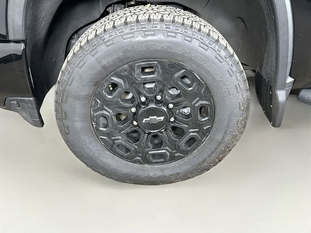 Used 2022 Chevrolet Silverado 2500 LTZ w/ LTZ Plus Package AWD/4WD image 8
