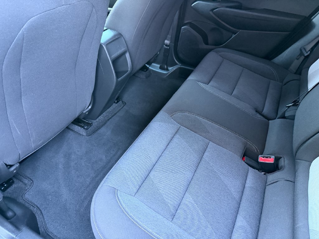 Used 2024 Chevrolet Trax RS FWD image 9