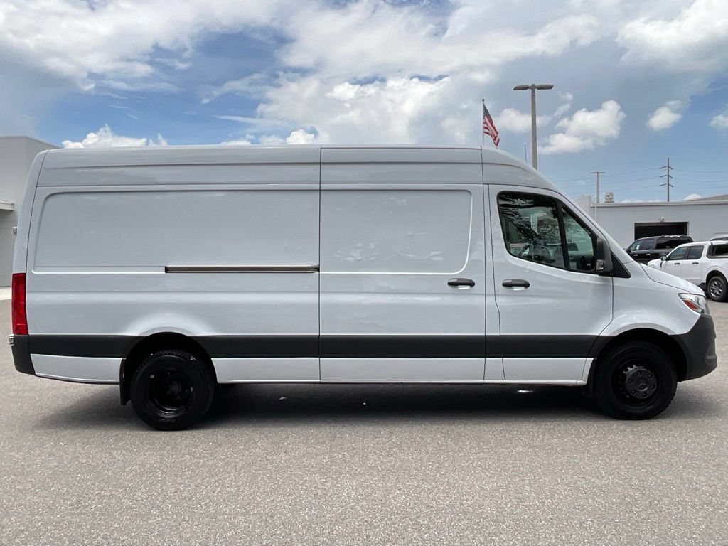 Used 2024 Mercedes-Benz Sprinter 3500 image 2