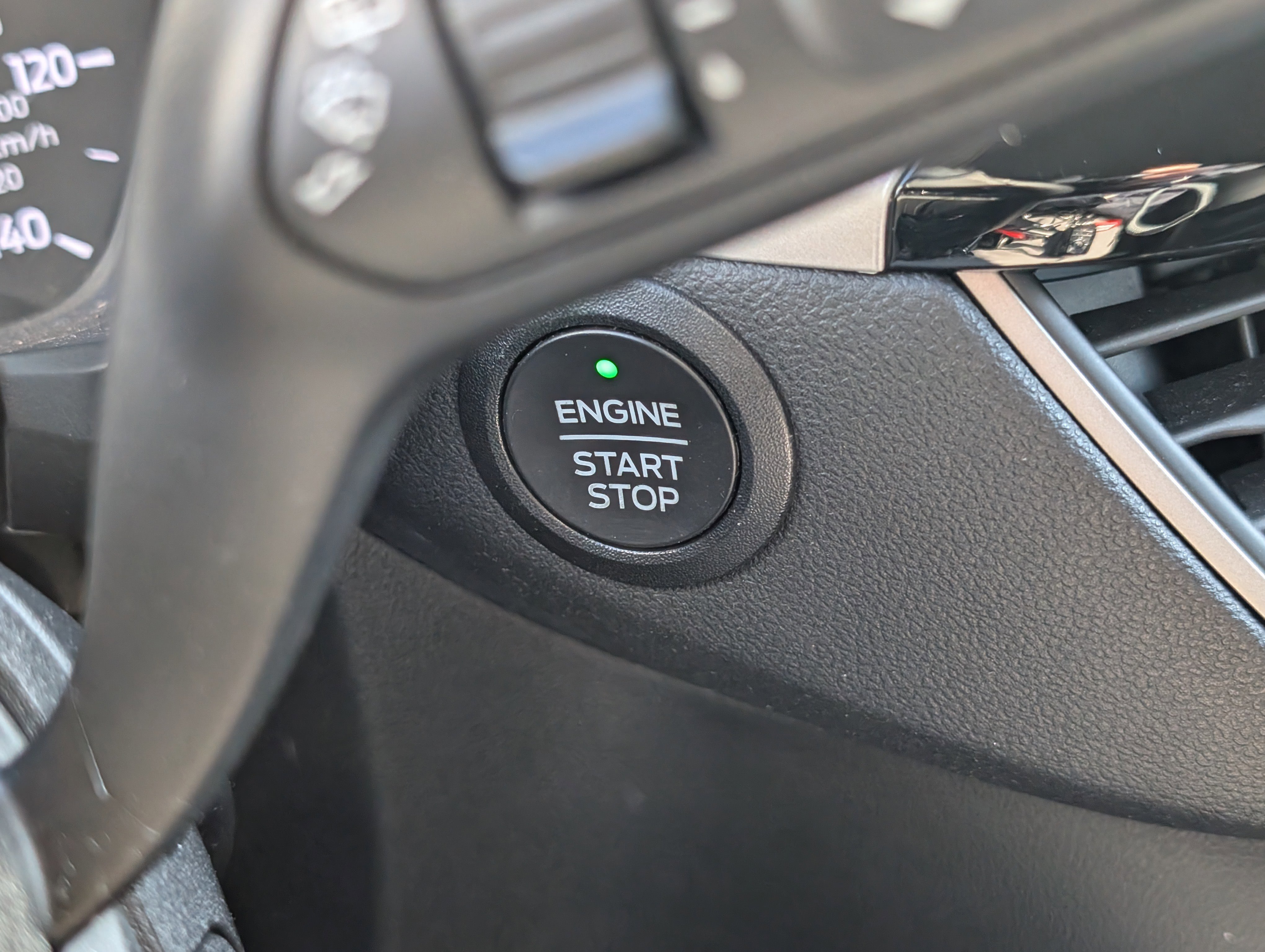 Certified 2022 Ford Escape SE w/ SE Sport Appearance Package image 25