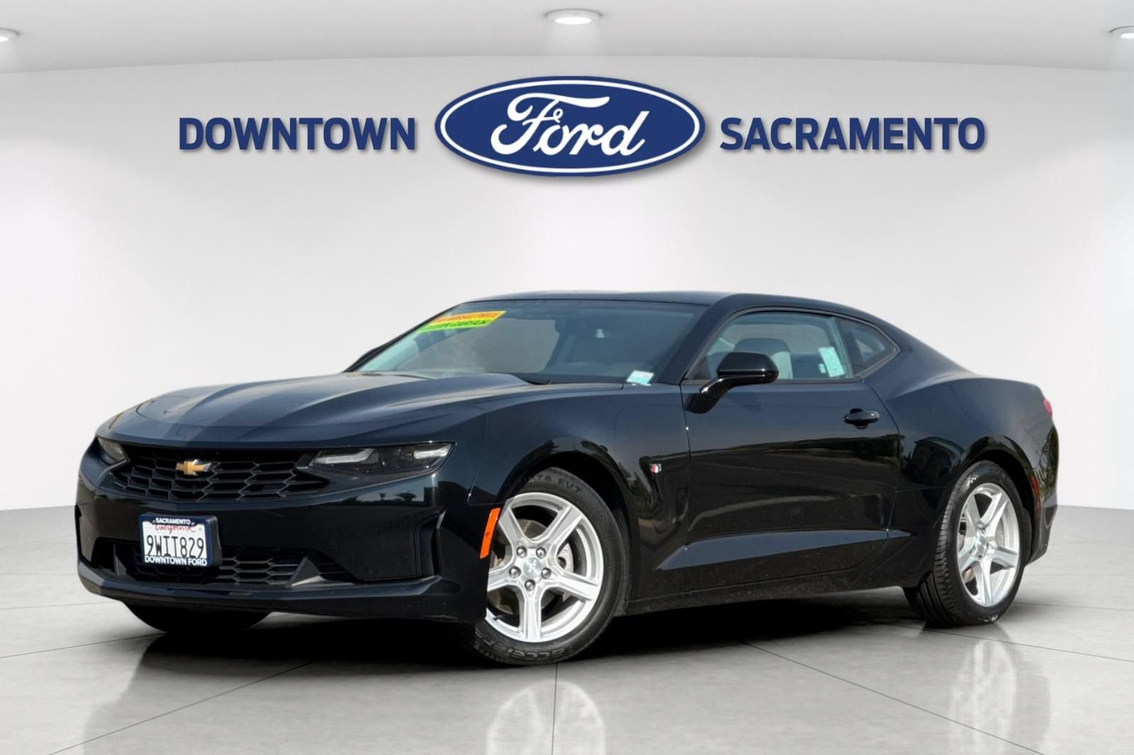 Used 2023 Chevrolet Camaro LT RWD image 2