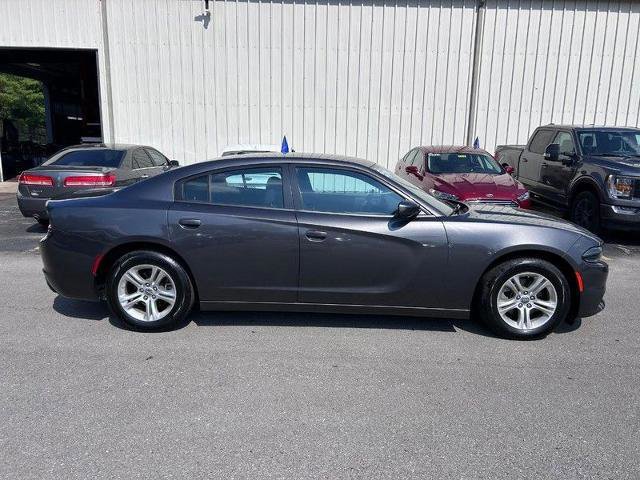 Used 2022 Dodge Charger SXT image 2
