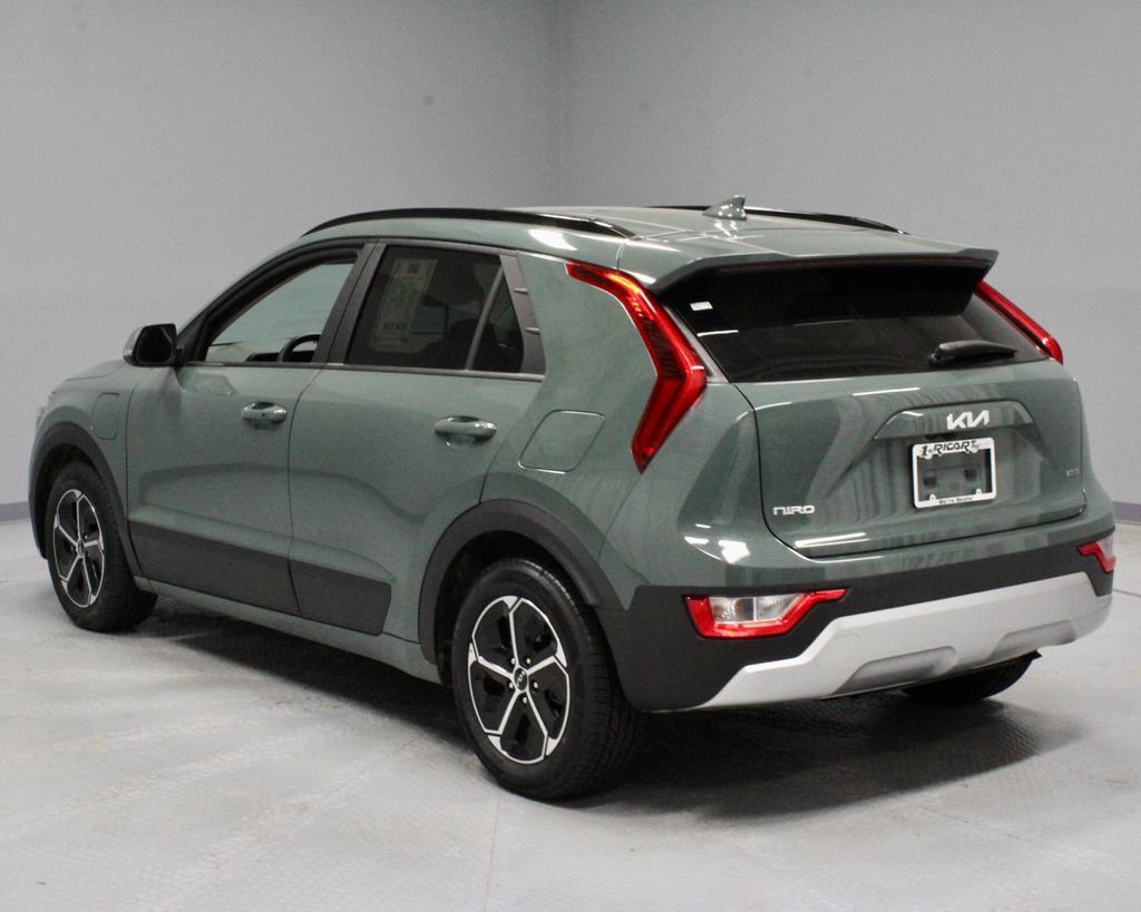 Used 2023 Kia Niro EX w/ EX Cold Weather Package FWD image 8