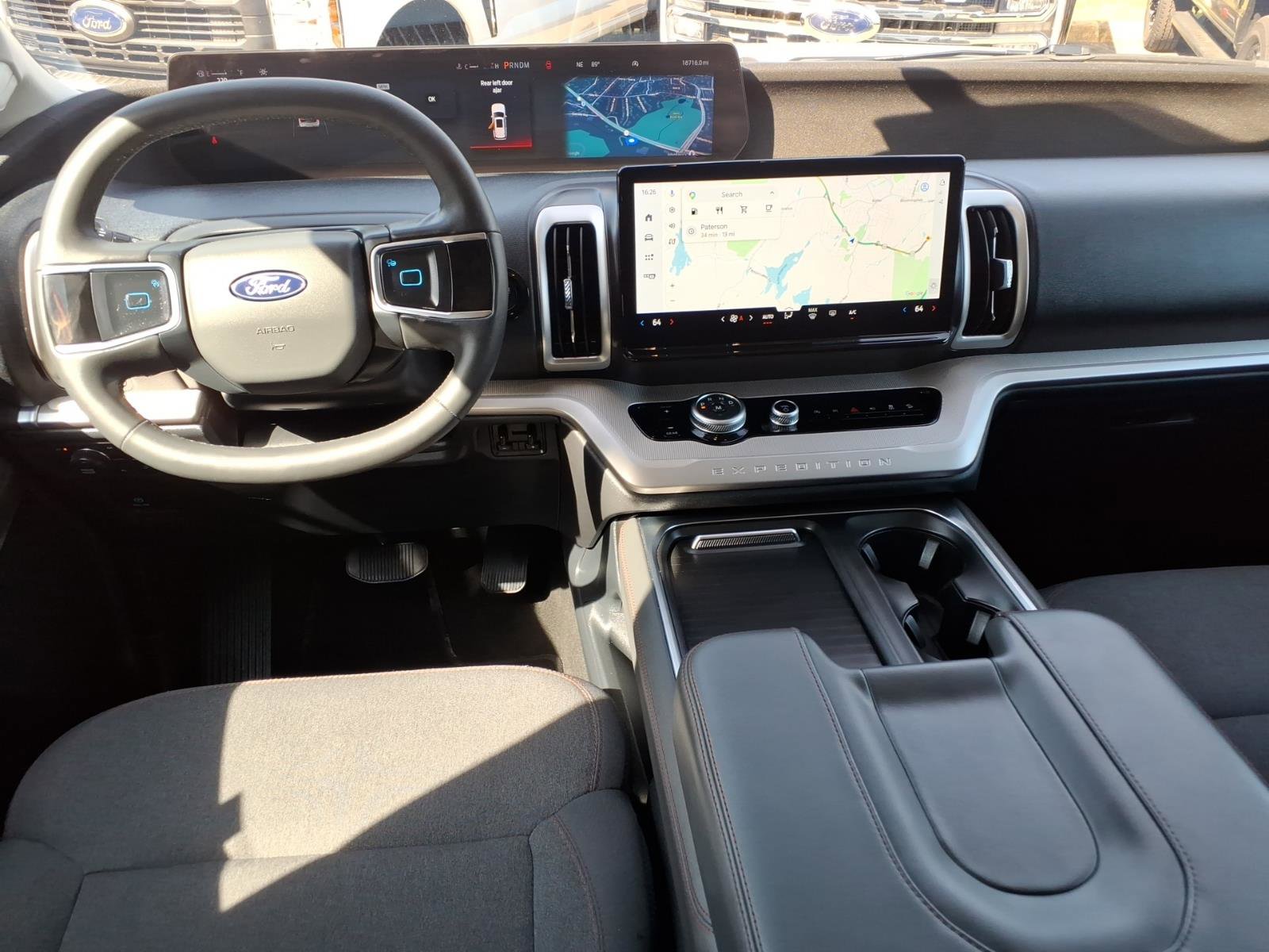 Certified 2025 Ford Expedition Active AWD/4WD image 12