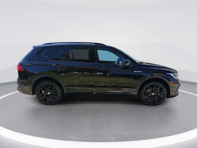 Used 2022 Volkswagen Tiguan SE R-Line FWD image 2