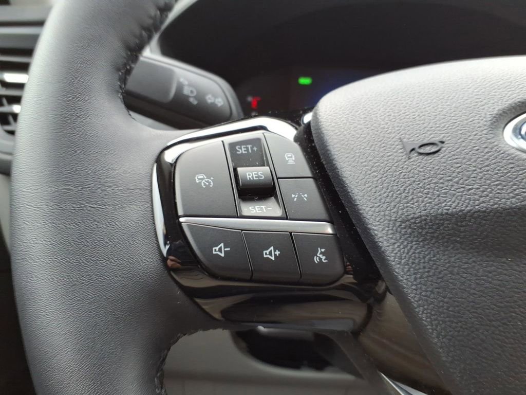 Certified 2023 Ford Escape SE image 16