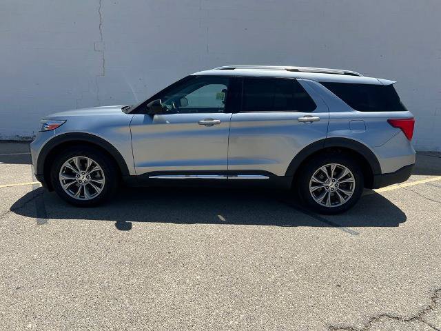 Certified 2023 Ford Explorer Limited RWD image 2