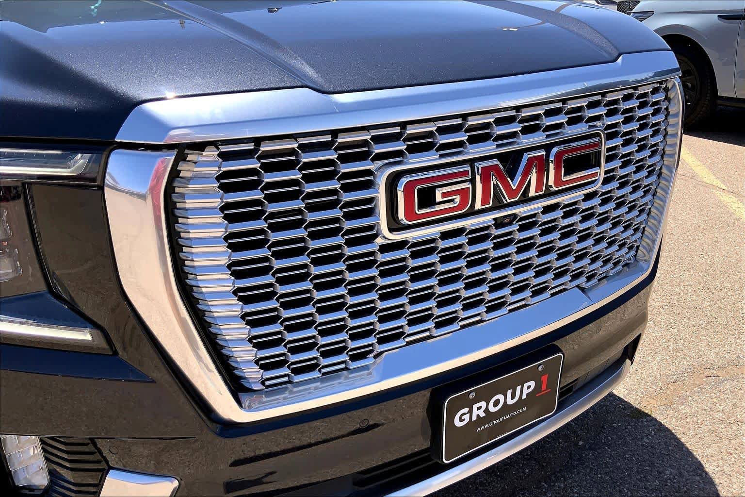 Used 2024 GMC Yukon XL Denali w/ Denali Reserve Package AWD/4WD image 30