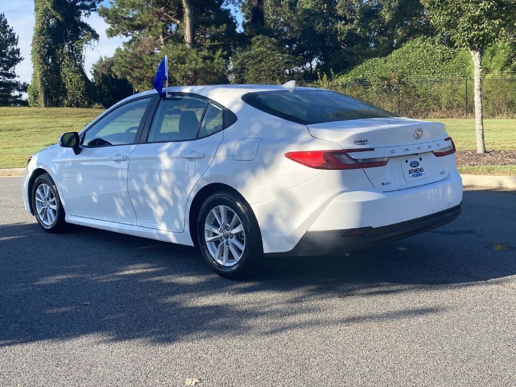 Used 2025 Toyota Camry LE FWD image 9