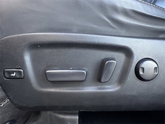 Used 2019 Toyota Highlander XLE image 28