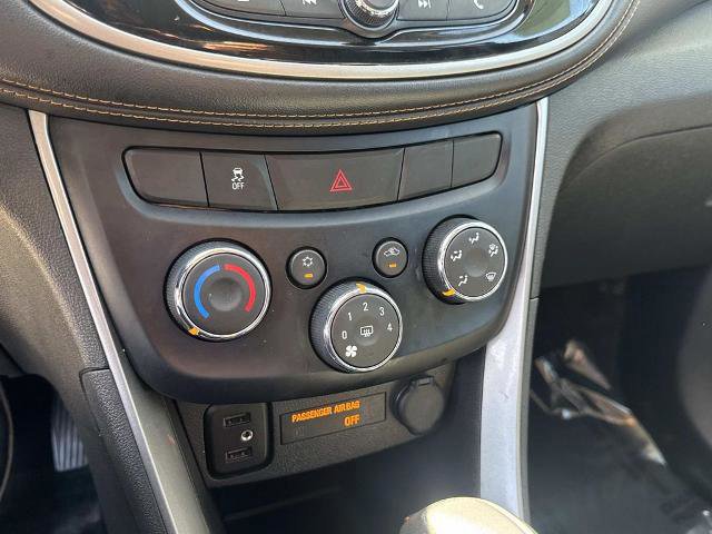 Used 2020 Chevrolet Trax LT w/ Driver Confidence Package image 28