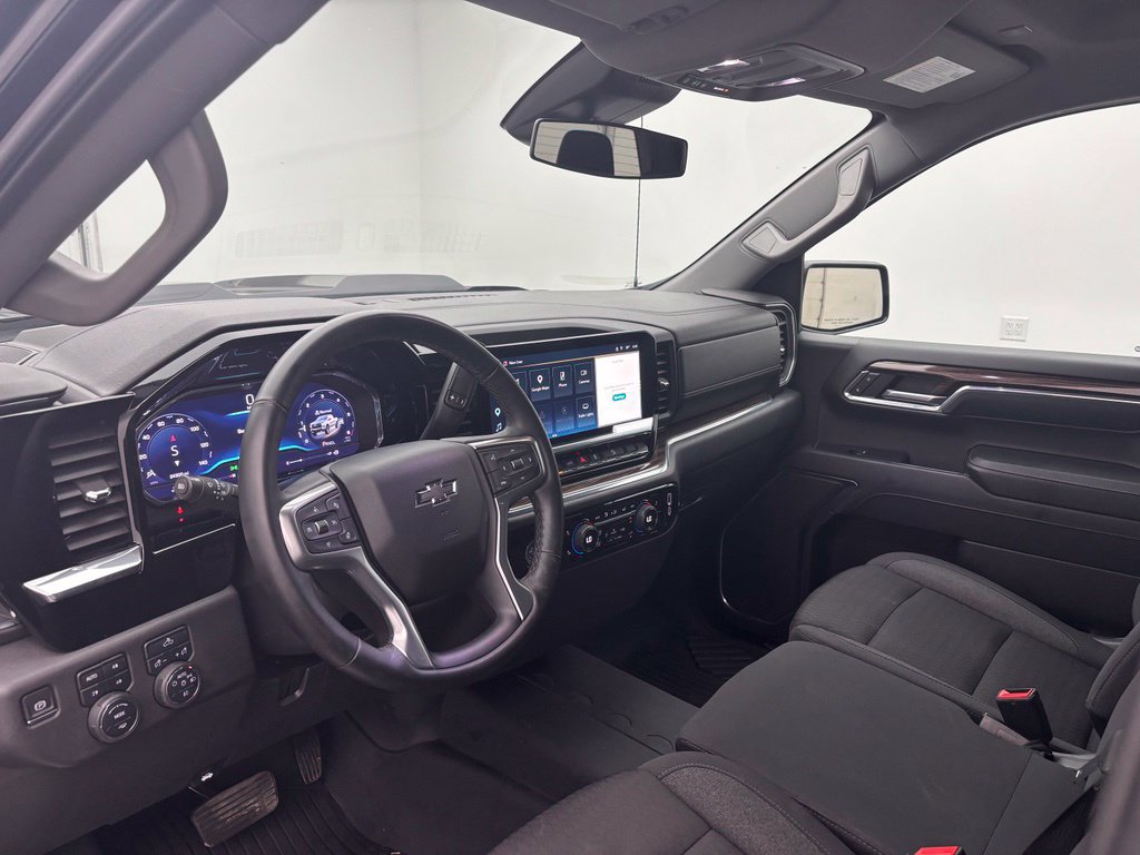 Used 2024 Chevrolet Silverado 1500 LT Trail Boss AWD/4WD image 18