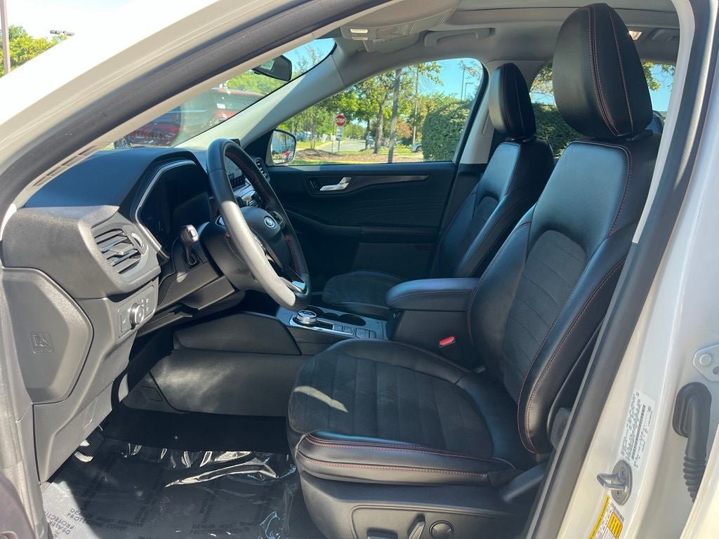 Certified 2022 Ford Escape SEL w/ SEL Stealth AWD Package image 23