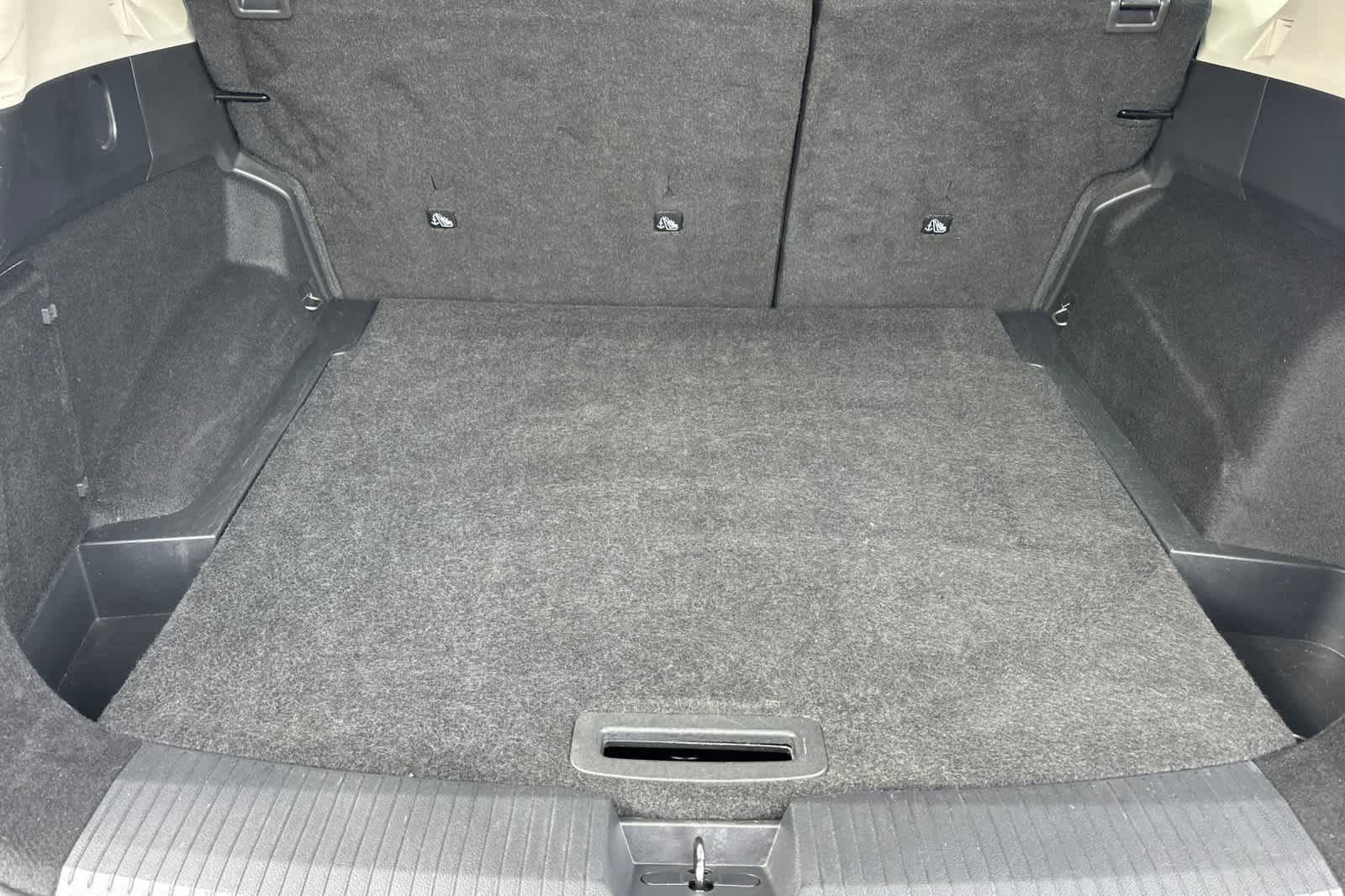 Used 2023 Nissan Rogue S AWD/4WD image 15