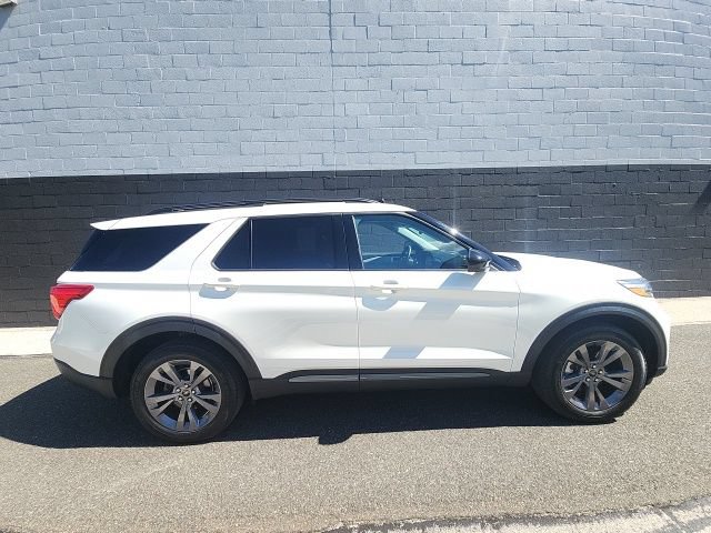 Certified 2024 Ford Explorer XLT w/ Equipment Group 202A AWD/4WD image 7