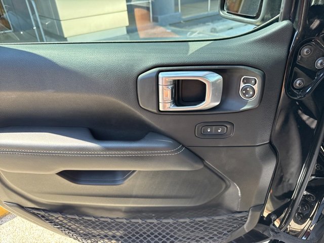 Used 2021 Jeep Wrangler Unlimited Sahara image 30