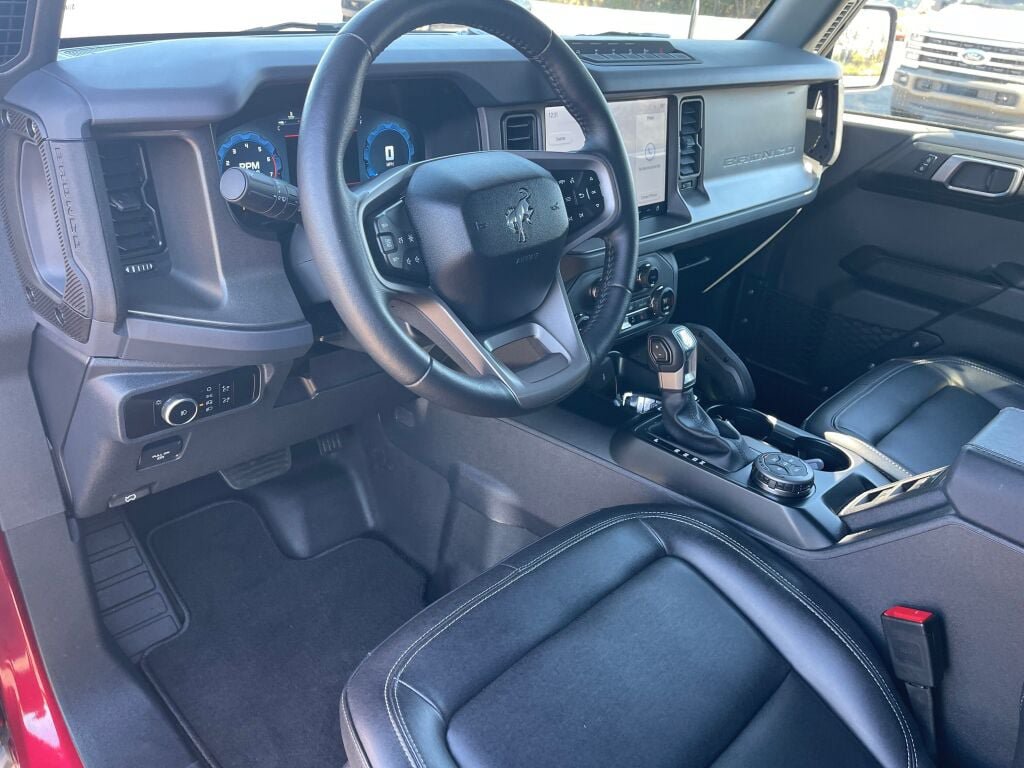 Certified 2025 Ford Bronco Badlands w/ Sasquatch Package AWD/4WD image 5