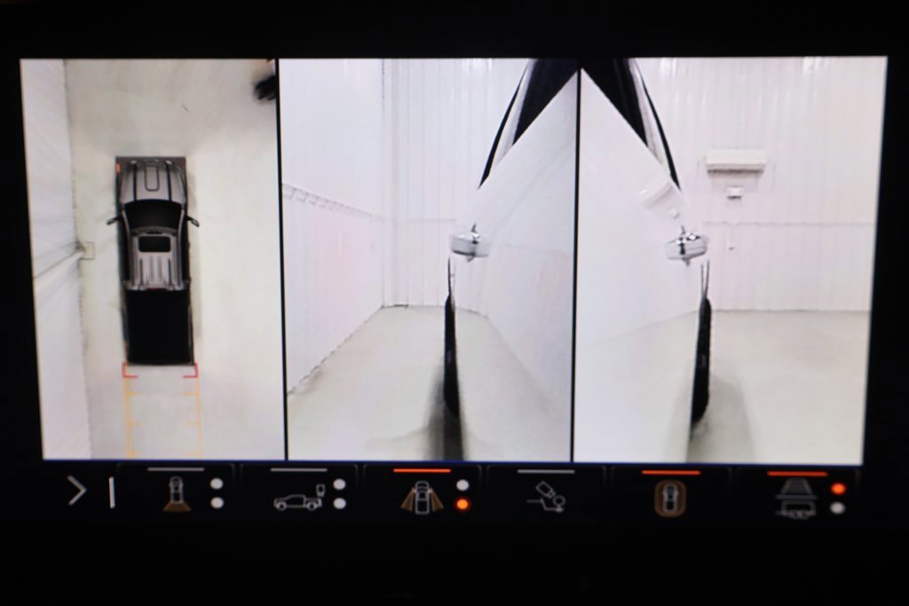 Used 2024 GMC Sierra 3500 Denali Ultimate image 35