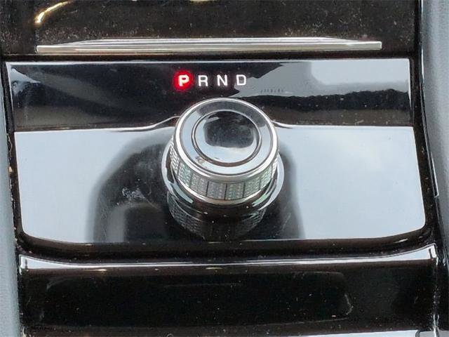 Used 2023 Jeep Grand Cherokee L Limited w/ Luxury Tech Group II image 18