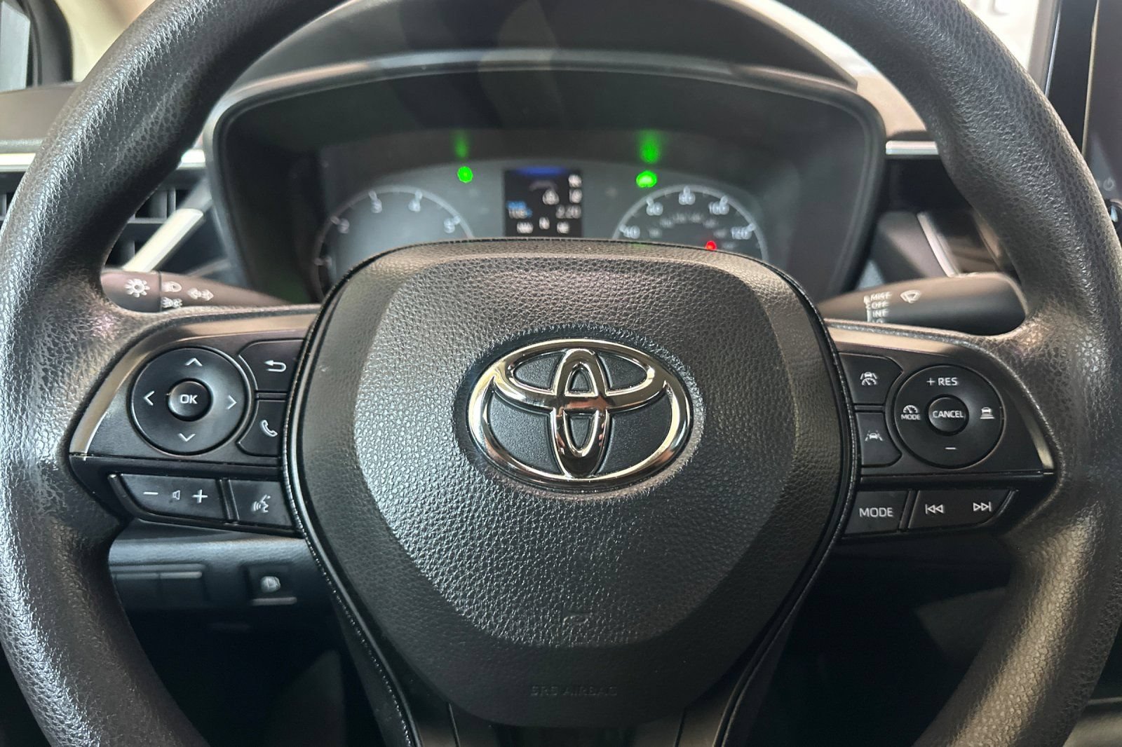 Used 2024 Toyota Corolla LE w/ LE Convenience Package FWD image 23