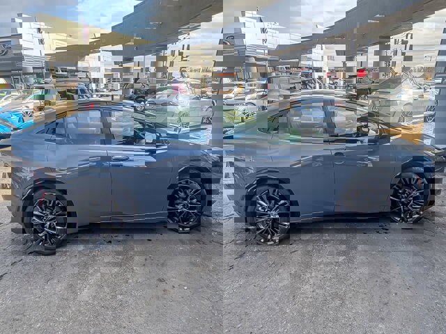 Used 2025 Toyota Prius XLE image 7