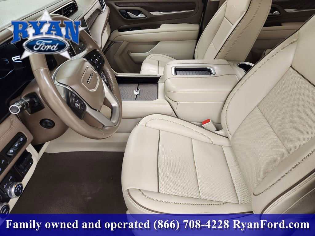 Used 2022 GMC Yukon Denali w/ Denali Premium Package image 9
