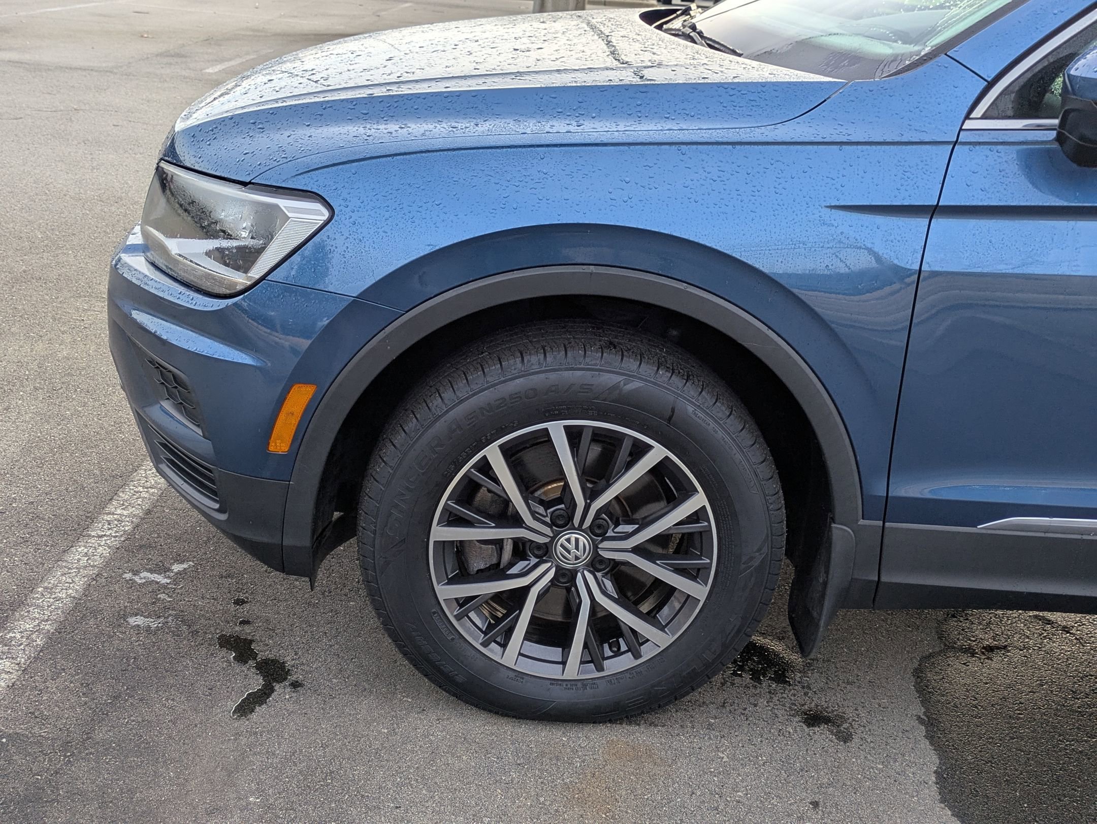 Used 2020 Volkswagen Tiguan SE image 11