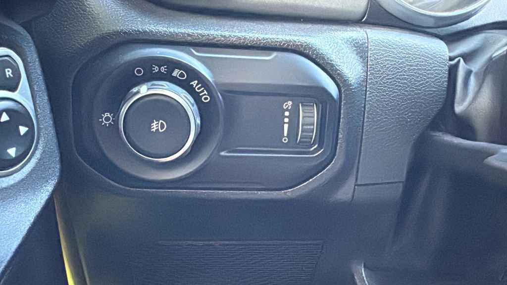 Used 2023 Jeep Wrangler Unlimited Rubicon w/ Xtreme 35 Tire Package image 17