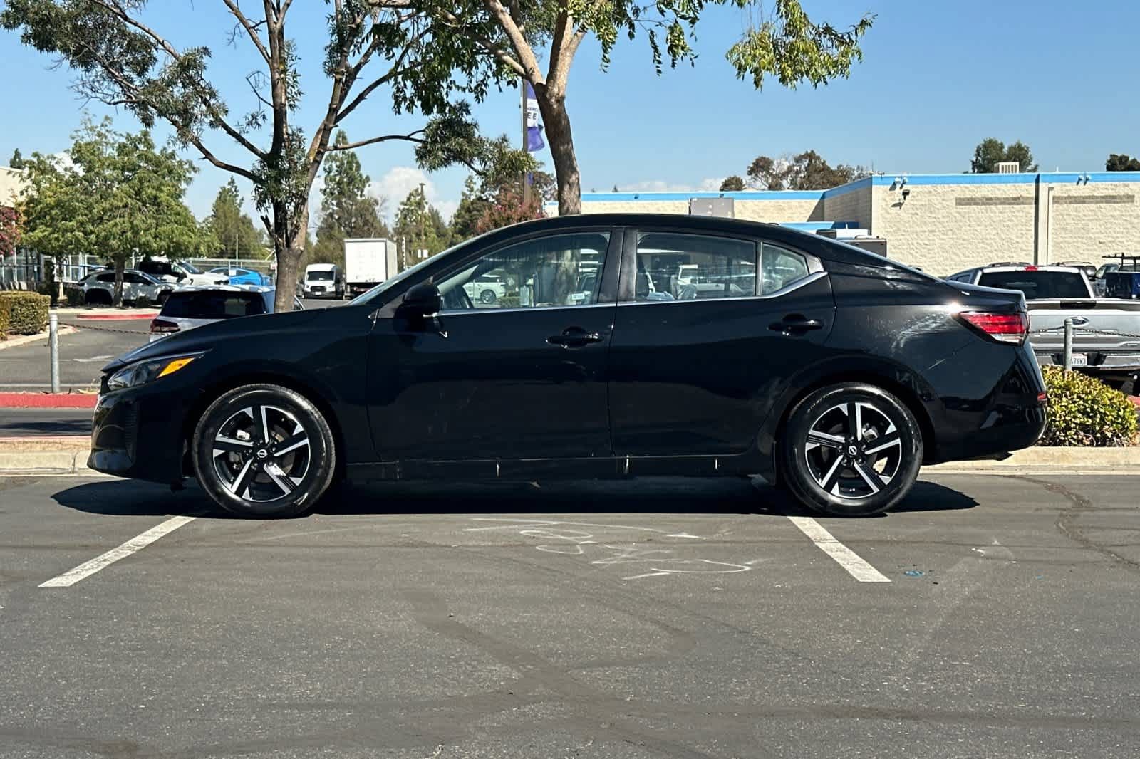 Used 2025 Nissan Sentra SV FWD image 6