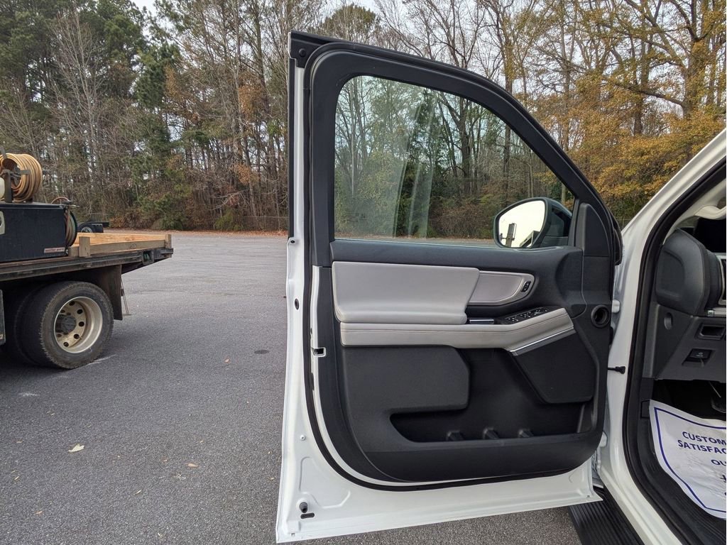 Certified 2025 Ford Expedition Active image 13