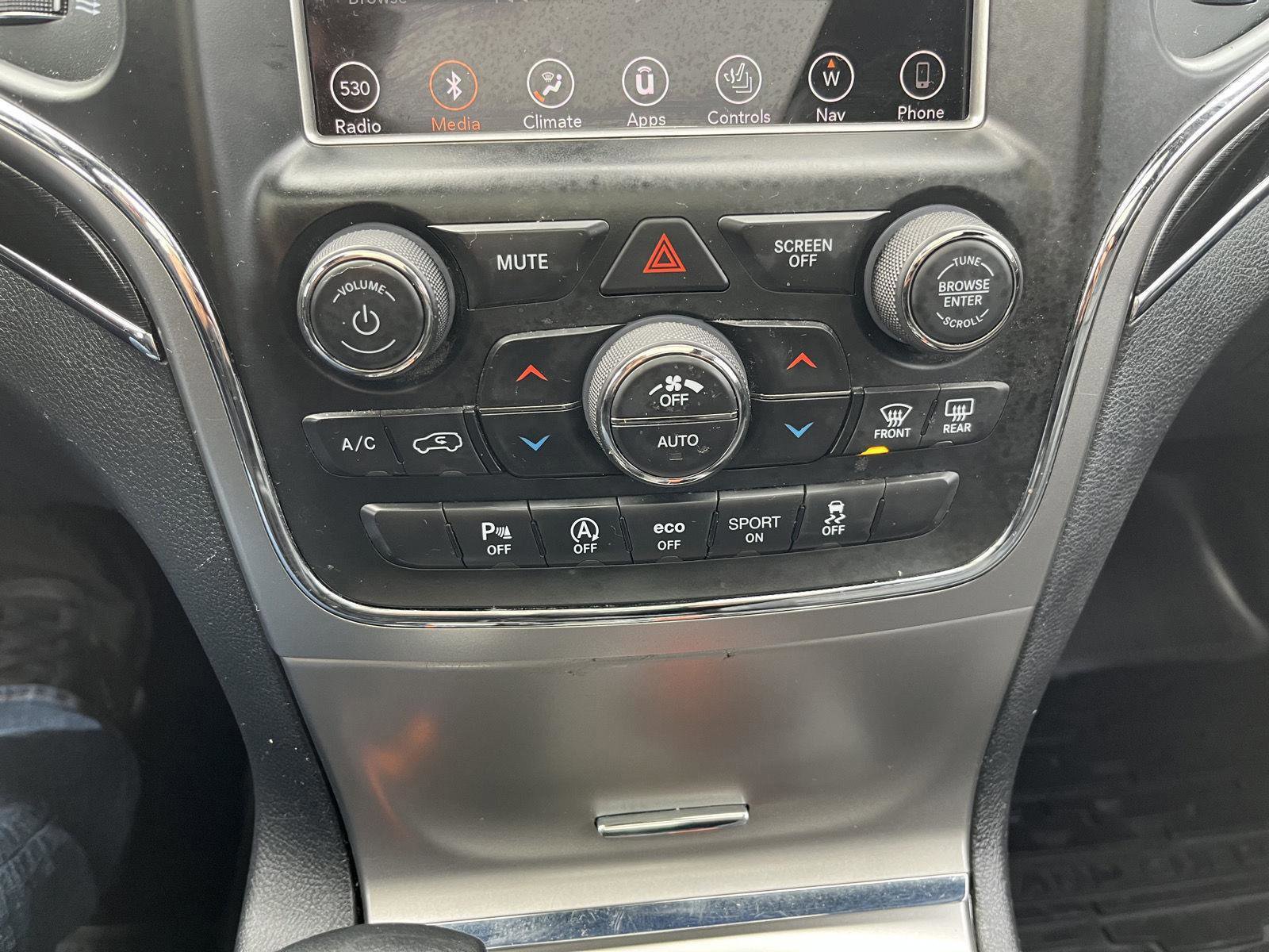 Used 2018 Jeep Grand Cherokee Trailhawk w/ Trailhawk Luxury Group image 26