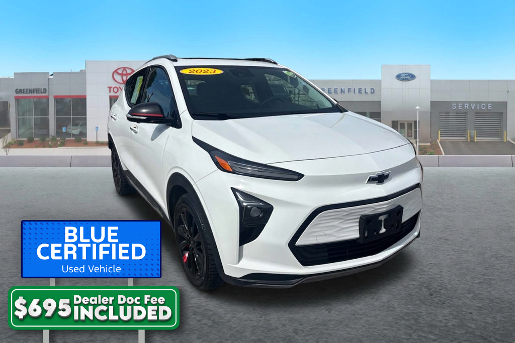 Used 2023 Chevrolet Bolt EUV Premier w/ Sun & Sound Package FWD image 1