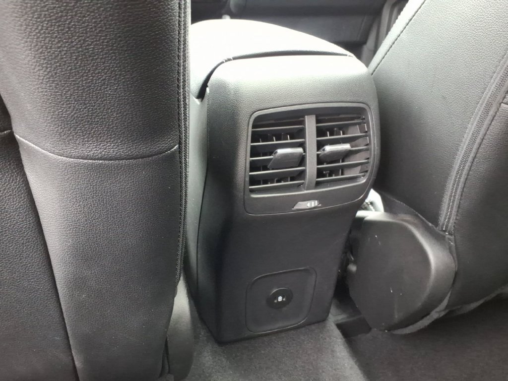 Certified 2023 Ford Escape SE w/ PHEV Premium Package FWD image 13
