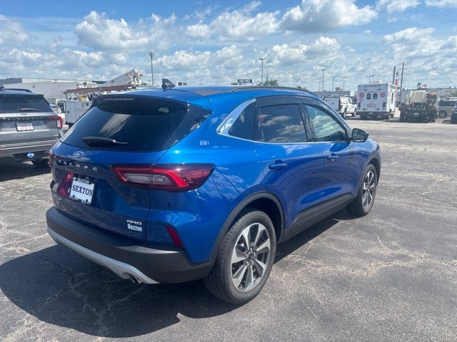 Certified 2023 Ford Escape Platinum AWD/4WD image 6