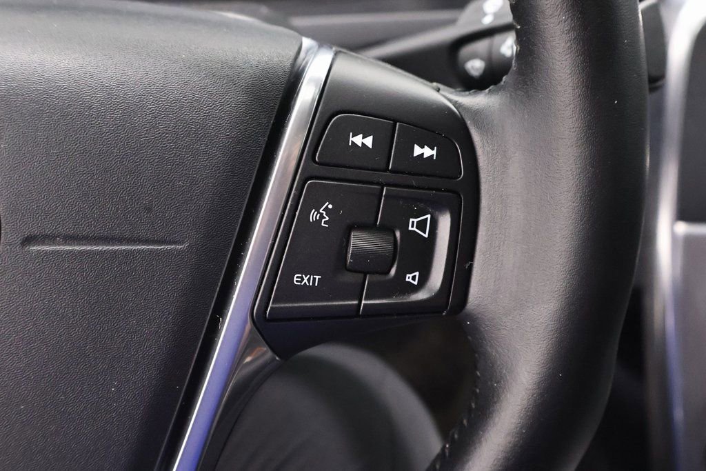 Used 2017 Volvo S60 T5 Inscription image 28