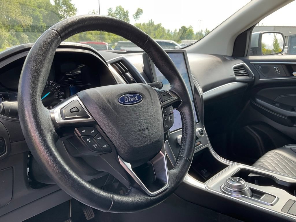 Certified 2024 Ford Edge Titanium AWD/4WD image 17
