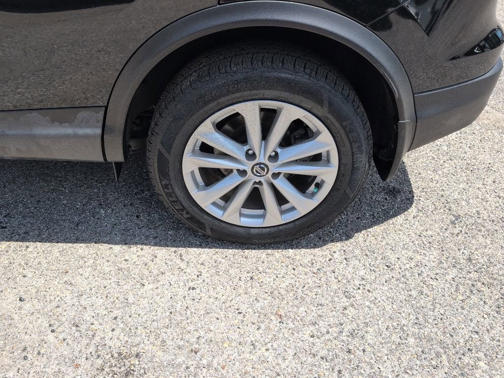 Used 2019 Nissan Rogue Sport S w/ Appearance Package FWD image 11