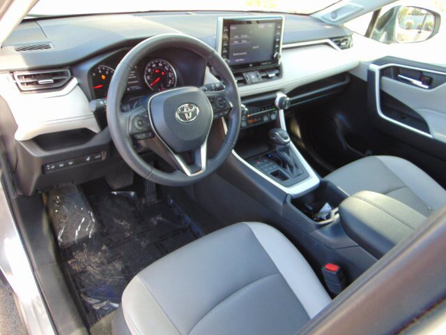 Used 2022 Toyota RAV4 XLE Premium AWD/4WD image 11