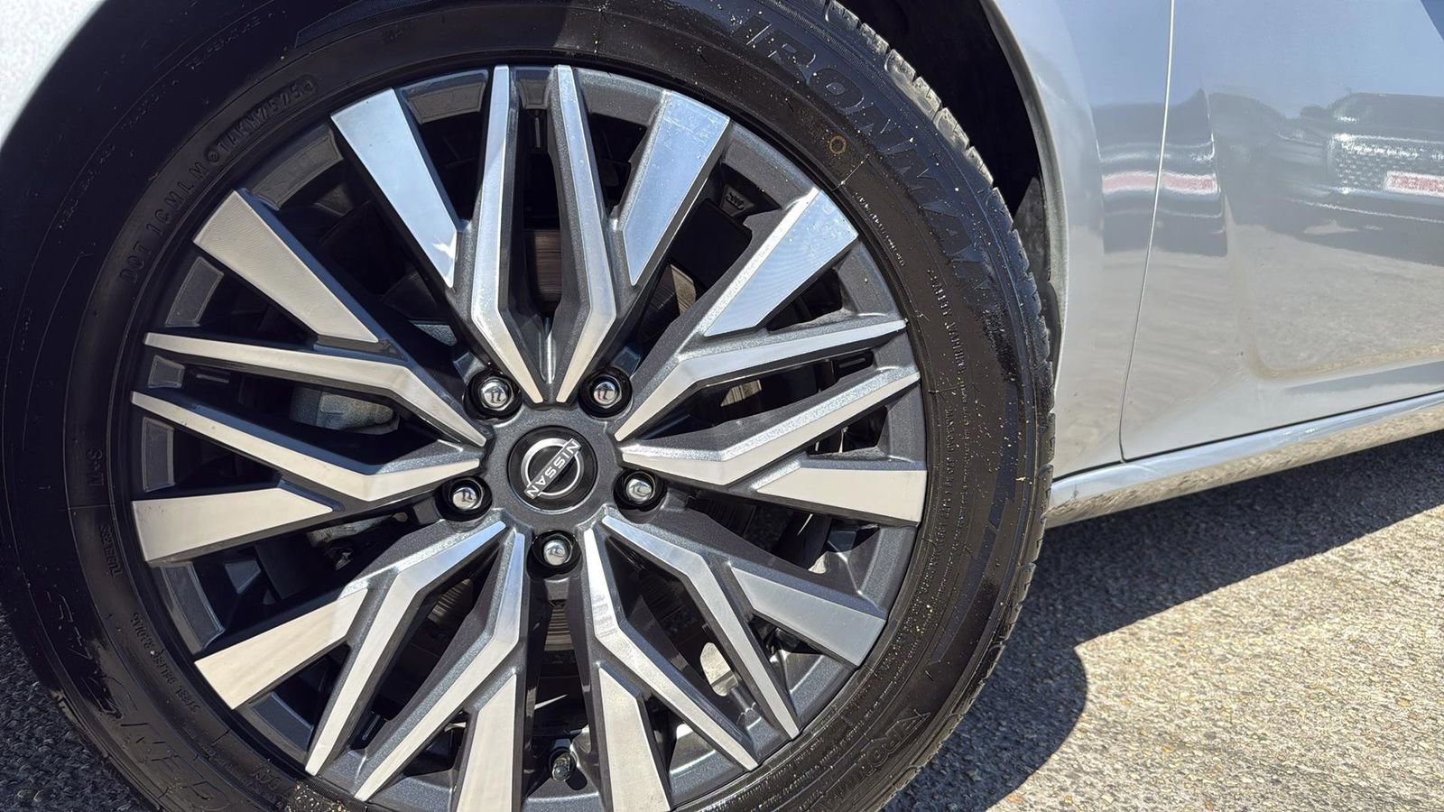 Used 2024 Nissan Altima 2.5 SV image 9