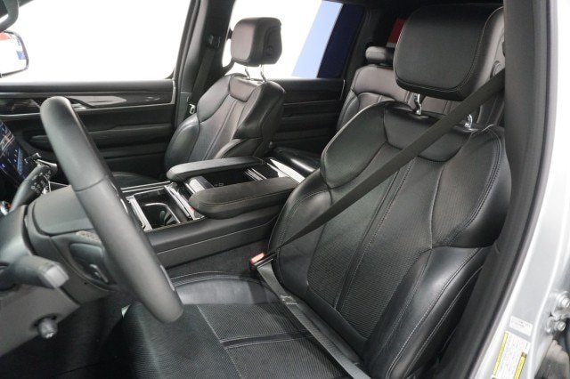 Used 2024 Jeep Wagoneer 4WD image 19