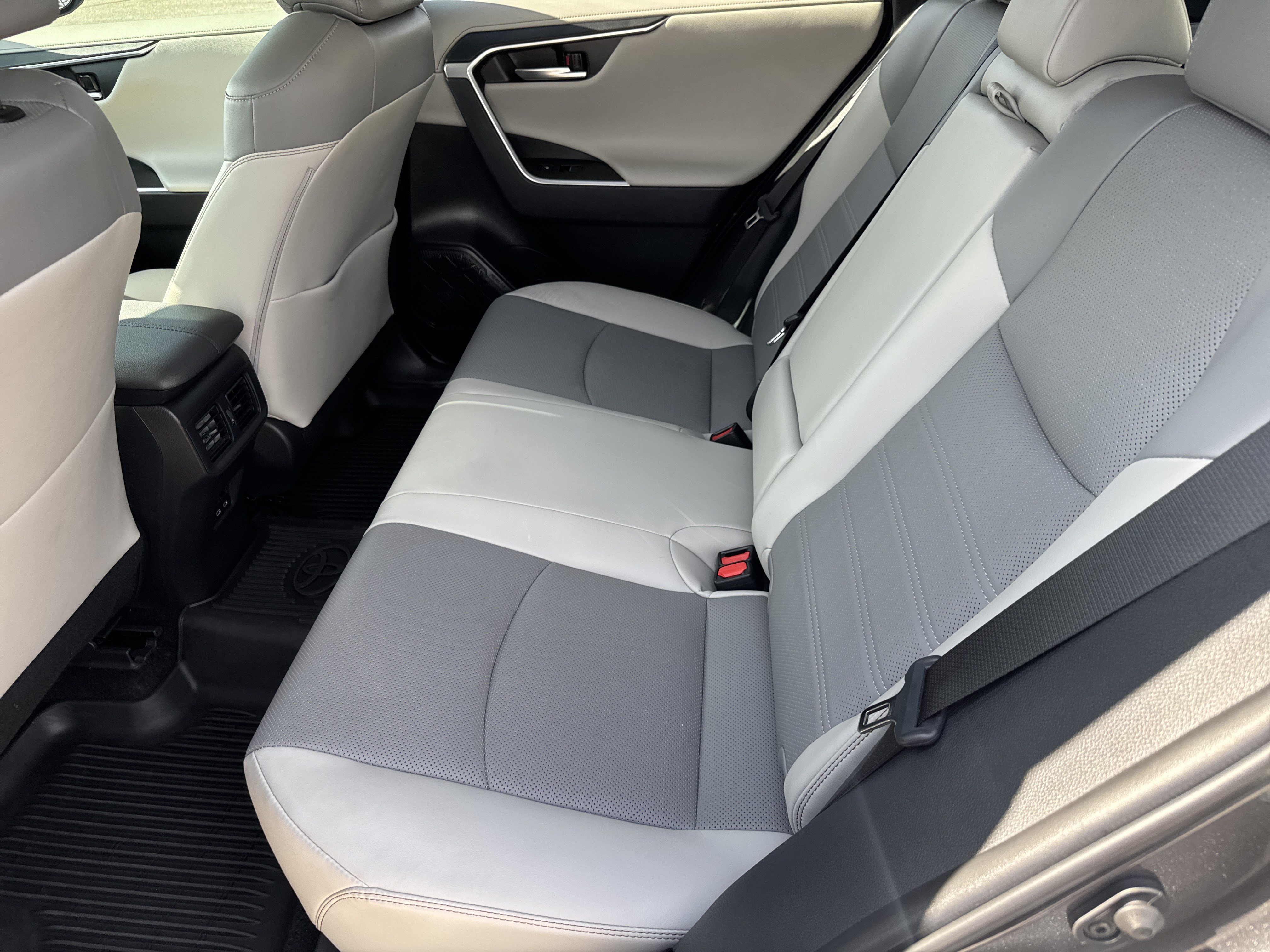 Used 2025 Toyota RAV4 Limited w/ Weather Package AWD/4WD image 11