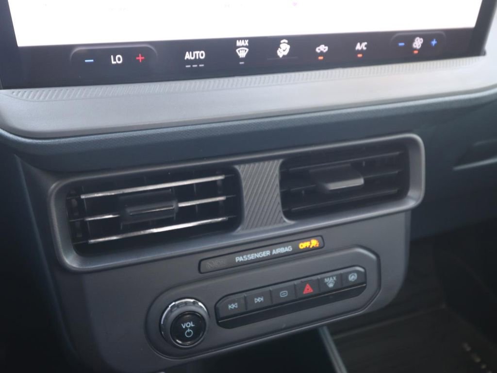 Certified 2025 Ford Maverick XL w/ 4K Tow Package AWD/4WD image 17